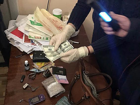 взятка судья адвокат нацполиция