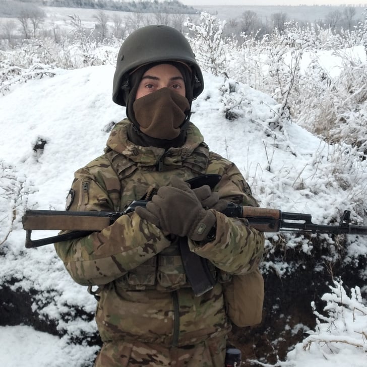 Боєць 72 бригади, видавець Олександр Андрієвський: В Україні читають дуже мало людей, ще менше – купляють книжки. Якась частина - орієнтована на російську контрабанду 03