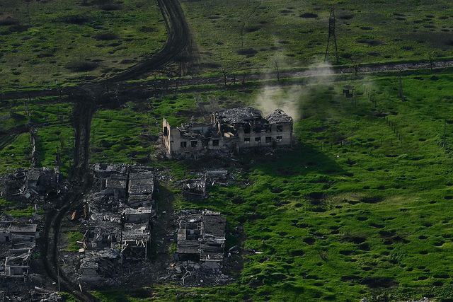 City that no longer exists: photographers showed destroyed Mariinka 07