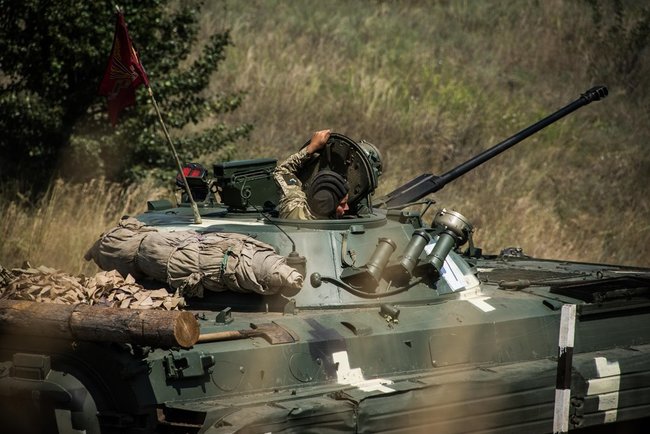 Экипажи БМП соревновались в Донецкой области 22