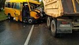 Маршрутка столкнулась с грузовиком во Львовской области, более 10 человек в больнице. ФОТО