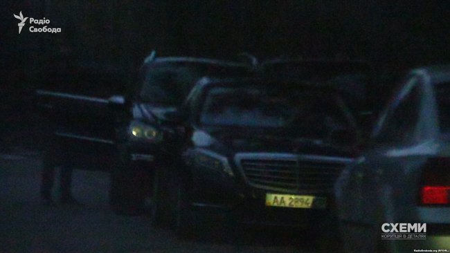 Journalists unveil secret meetings between Poroshenko and Putin’s crony Medvedchuk 03