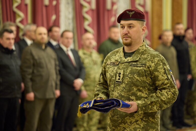 Zelenskyy presents state awards on occasion of Day of Airborne Assault Forces 20 Zelenskyy presents state awards on occasion of Day of Airborne Assault Forces 20