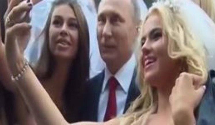 "Путин хоть настоящий?", - "невеста", с которой "экспромтом" сфотографировался президент РФ, оказалась девушкой из эскорта. ВИДЕО+ФОТОрепортаж