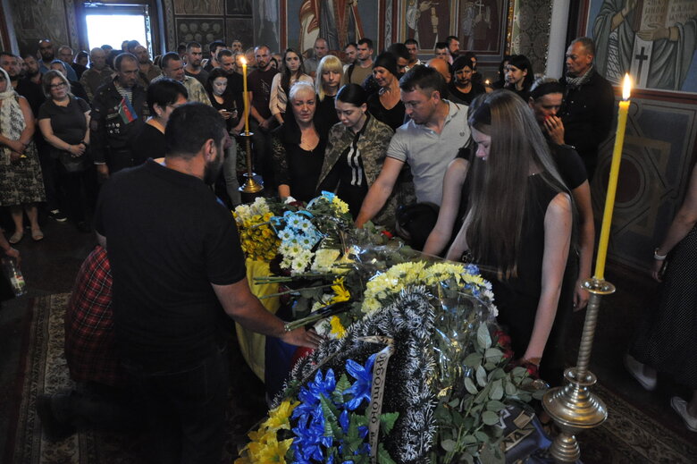 З телеведучим та військовим Карімом Гуламовим, який загинув у бою з російськими окупантами, попрощались у Києві 38