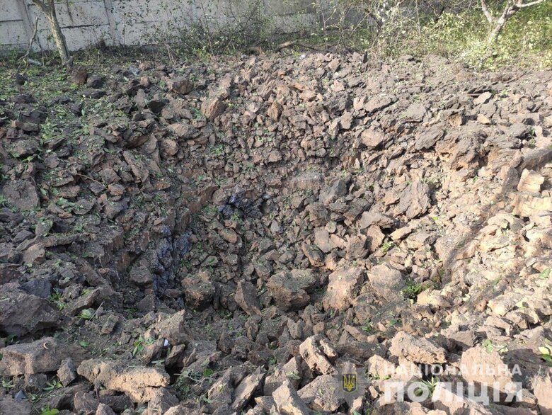 Russian occupation troops set fire to 10 settlements in Donetsk region. There are killed and wounded, - National Police 04