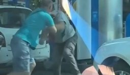 Росіяни побилися через чергу за бензином на АЗС