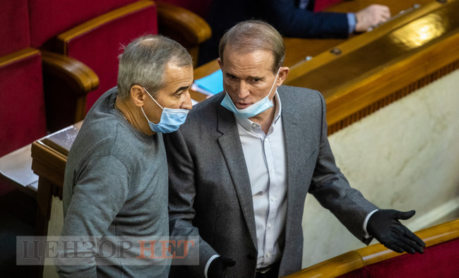 Розповідь Медведчука, обійми від Балоги, нарада у Верещук, дискусія Гетманцева і привітання Разумкова Халимону, - день роботи ВР 1 грудня 16