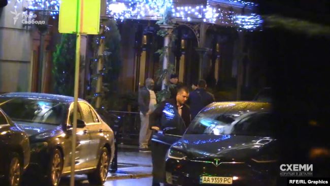 Глава ОП Богдан таємно зустрічався з олігархом Коломойським у київському ресторані, - Схеми 23