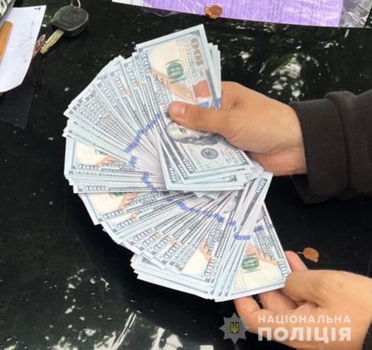 Схему продажу автомобілів, завезених як гуманітарна допомога, заблокували на Львівщині, - Нацполіція 02