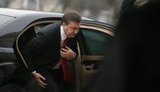 Янукович потребовал остановить "обдираловку" в ГАИ: "500 грн. За что? За смену одной бумажки за 5-10 минут"
