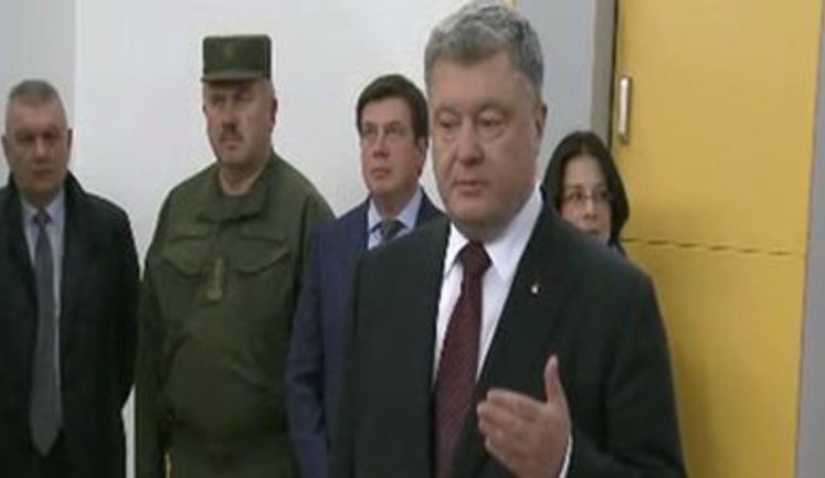 Порошенко: "Тим, хто крастиме в армії - відрубаю руки". ВIДЕО