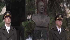 Пам'ятник убитому розвідникові Шаповалу відкрили в Києві. ВІДЕО