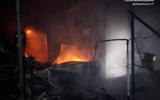 Обстріли Дніпропетровщини: двоє поранених, пожежі в регіоні