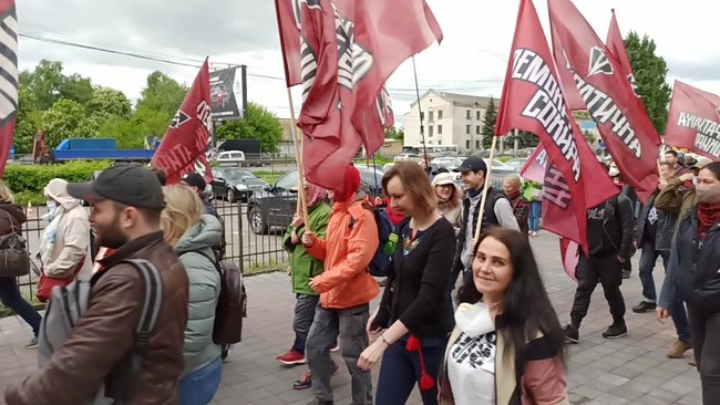 Зеленський любить теплі ванни, але хто сказав, що ця тепла рідина - вода?: Під стінами ДП Антонов відбувається акція 10