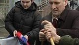 Украинские националисты отметили инаугурацию Януковича уничтожением российского флага. ВИДЕО.