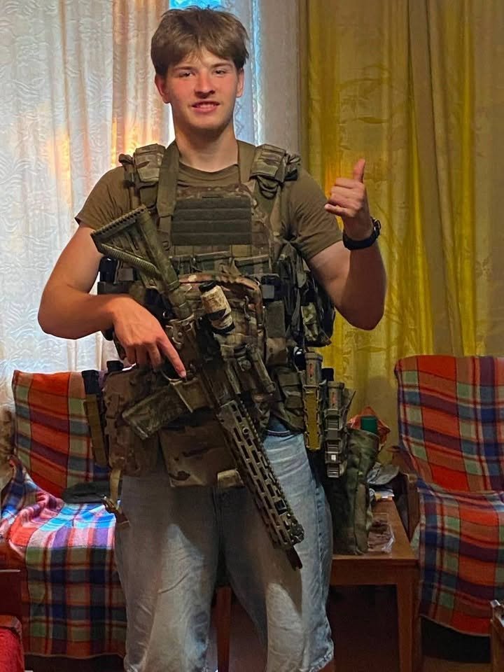 На фронті загинув молодий воїн та студент Артьом Сіневич
