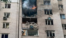 БпЛА влучив у багатоповерхівку Києва