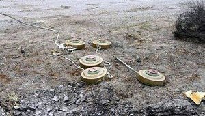 Российские войска заминировали запрещенными минами местность при отходе от Мариуполя, - Азов