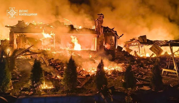 Потрібно більше тиску та ППО, - Зеленський прокоментував смертельні удари РФ по Пухівці й Києву. ФОТОрепортаж