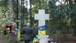 Осквернение могилы Бандеры - не случайность, у полиции есть понимание ситуации, - Климкин