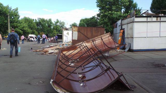 На Контрактовій площі в Києві продовжують демонтувати МАФи 04 На Контрактовій площі в Києві продовжують демонтувати МАФи 04