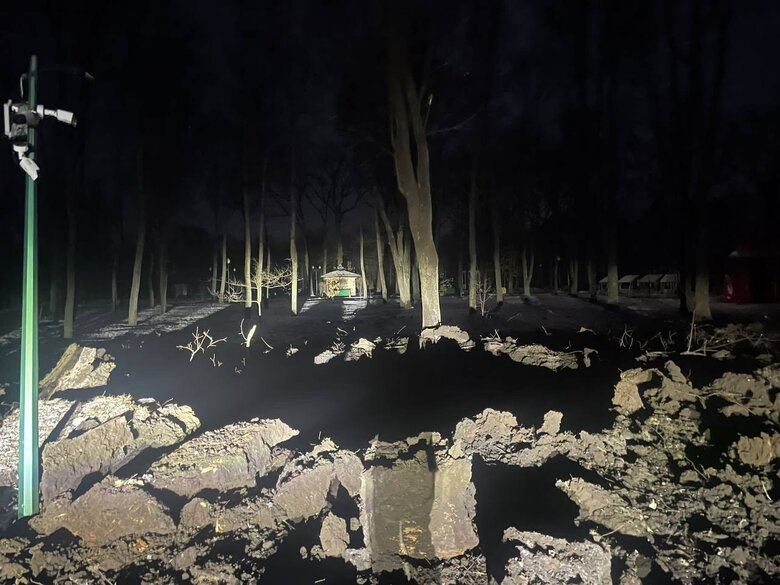 Night attack on Kharkiv: Russian missiles hit Central Park 02