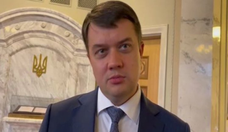 "Це не те питання, яким має займатися ДБР. Дивує, що справу порушили після жорсткої дискусії між Зеленським і Бутусовим", - Разумков. ВIДЕО