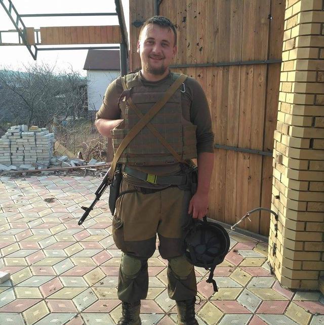 Розвідника 72-ї ОМБр Миколу Ларіна, який загинув під час обстрілу під Авдіївкою, поховали на Полтавщині 05