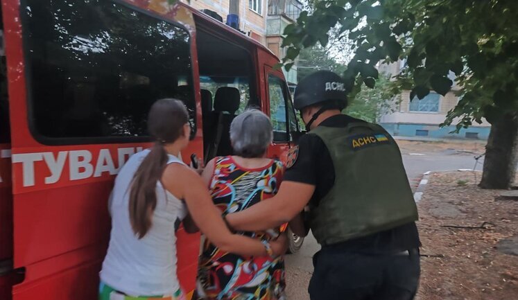 Одна женщина погибла вследствие российского артобстрела Никополя, - ОВА. ФОТО