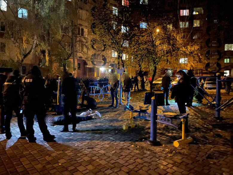 На дитячому майданчику в Рівному вибухнула граната, - Нацполіція 04