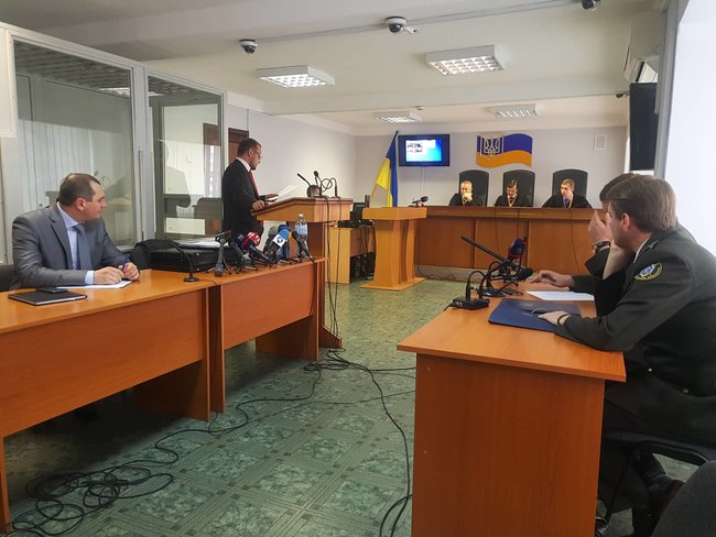 Суд над Януковичем: Адвокат Байдик продовжив читати свою дебатну промову 02