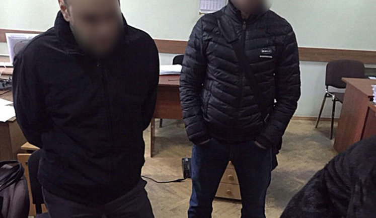 Сотрудники Инспекции по вопросам защиты прав потребителей задержаны в Киеве при получении взятки. ФОТОрепортаж