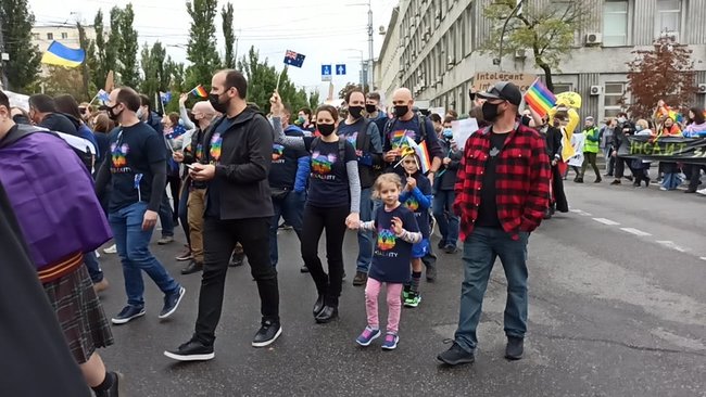 ЛГБТ-марш стартував у центрі Києва 01