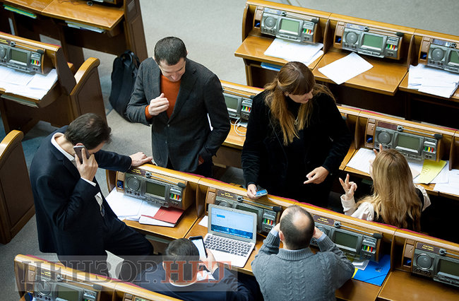 Розмова Лозового з Новинським і Папієвим та суперечка Парубія з Яценком, - день роботи ВР 5 грудня 13