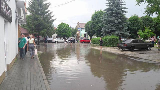 Закарпатская Венеция: после ливня подтоплен Виноградов 08