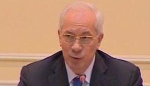 Азаров: "Всплеска цен на муку, конечно, нет. Цена стабильна и везде мука есть". ВИДЕО.