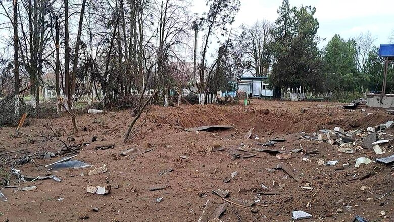 Последствия вражеских обстрелов Херсонщины: в Бериславе авиаудар повредил электрическую подстанцию 06