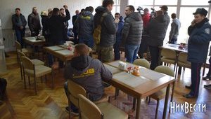 "Правый сектор" и "Азов" сорвали форум организации Медведчука в Николаеве. ФОТОрепортаж+ВИДЕО