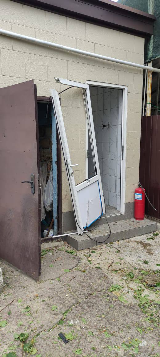 Enemy hit suburbs of Kherson again, 3 people were wounded 02