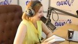 "74% громадян - це примати. Купив оселедець на виборчій дільниці, горілочку в магазині за рогом та й святкує", - російську радіоведучу відсторонили за висловлювання про вибори. АУДIО