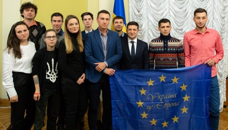 Ukrainian president meets with Euromaidan participants. PHOTOS