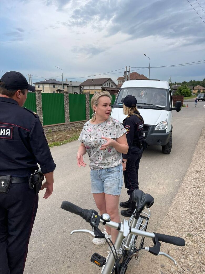 Под Москвой полиция задержала пропагандистку Овсянникову 01