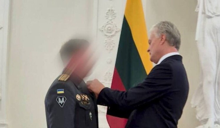 Nauseda honours SOF soldiers for evacuating fallen volunteer Valentėlis. PHOTOS