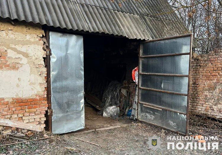 На Тернопільщині троє підлітків викрали катафалк із території церкви