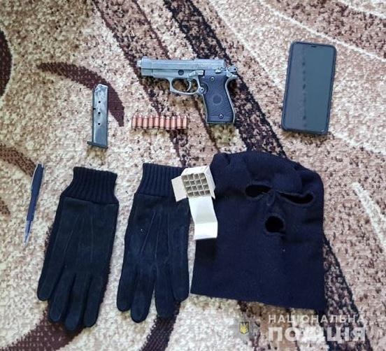 Вооруженную группировку, грабившую фермеров и предпринимателей, задержали на Киевщине, - Нацполиция 01