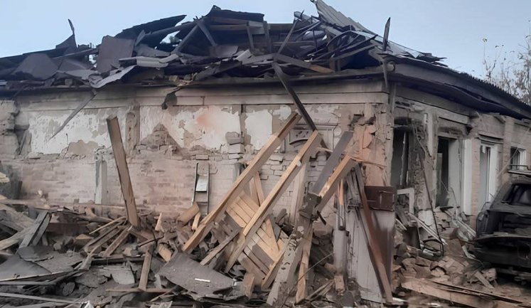 Рашисти атакували Ізюм КАБами: троє постраждалих, пошкоджено 7 будинків. ФОТОрепортаж