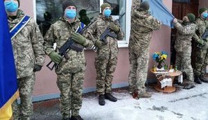 В Сумах открыли мемориальную доску погибшему в зоне ООС командиру 128-й ОГШБр Коростелеву. ВИДЕО+ФОТОрепортаж