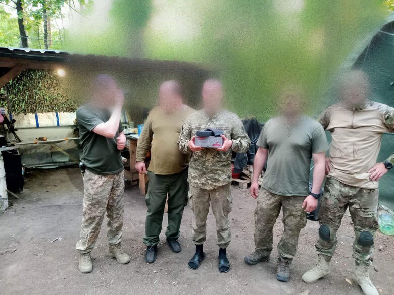 Военным срочно нужны рации, тепловизор и зарядные станции, а раненым защитникам - одежда, - волонтер Юсупова 03