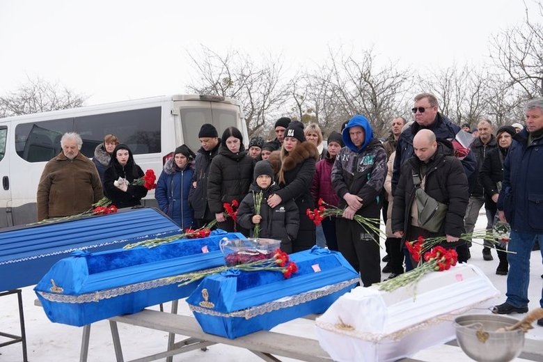 На Харківщині поховали ветерана Григорія Шикулу та трьох його дітей